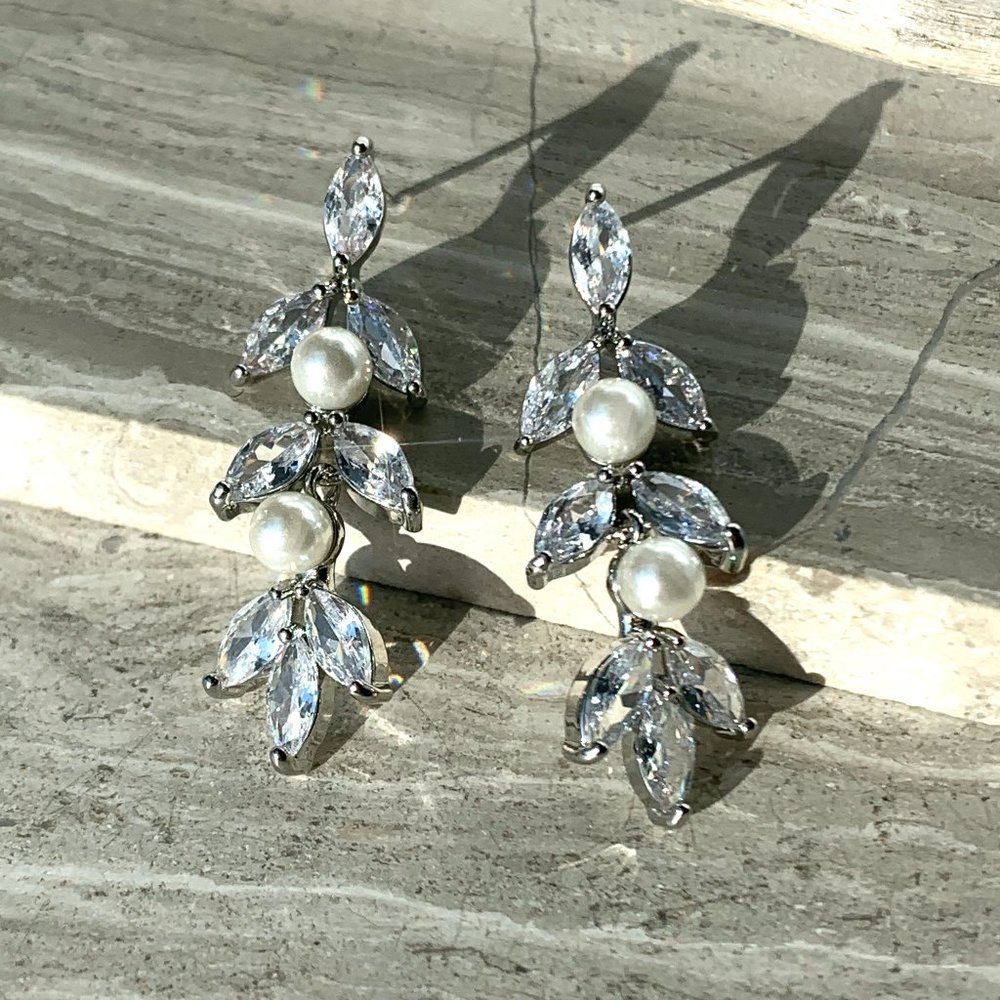 NEW~ Anthropologie BHLDN Pearl CZ Linear Dangle Earrings - Picture 8 of 12